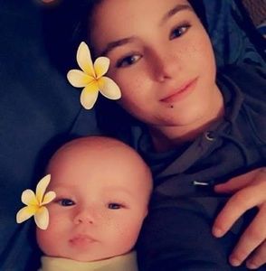 Meet your Posher, Dayna